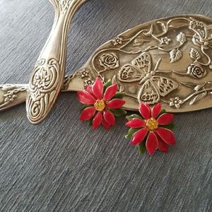 Rare vintage Poinsetta earclips w. Rhinestones
